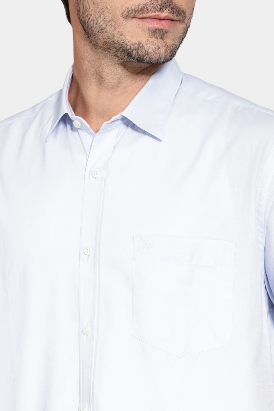 Camisa Regular Algodão Manga Curta Pinpoint Azul Claro — foto 4 de 6