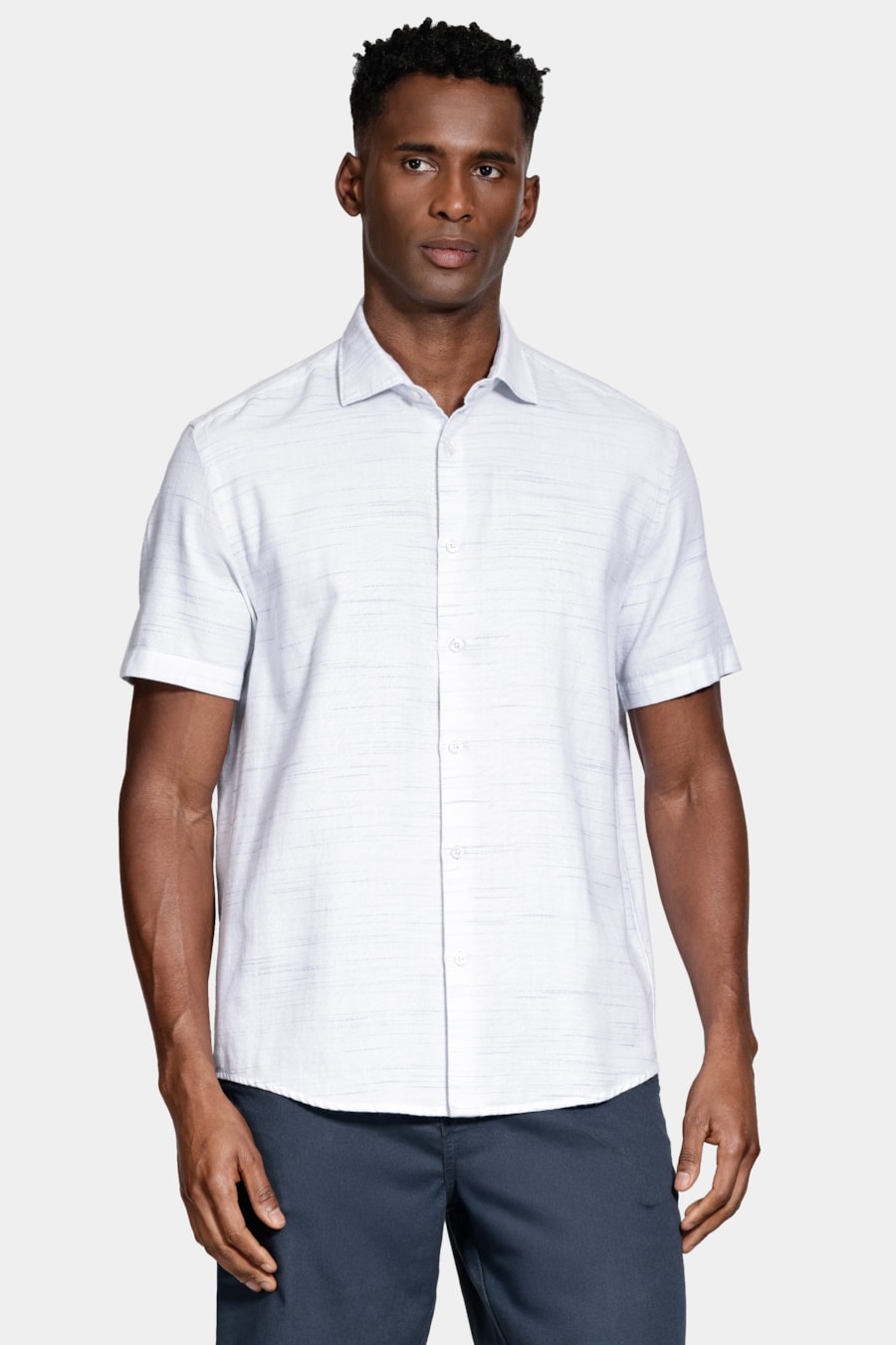 Camisa Regular Algodão Nature Oregon Manga Curta Off White C/ Azul — foto 1 de 6