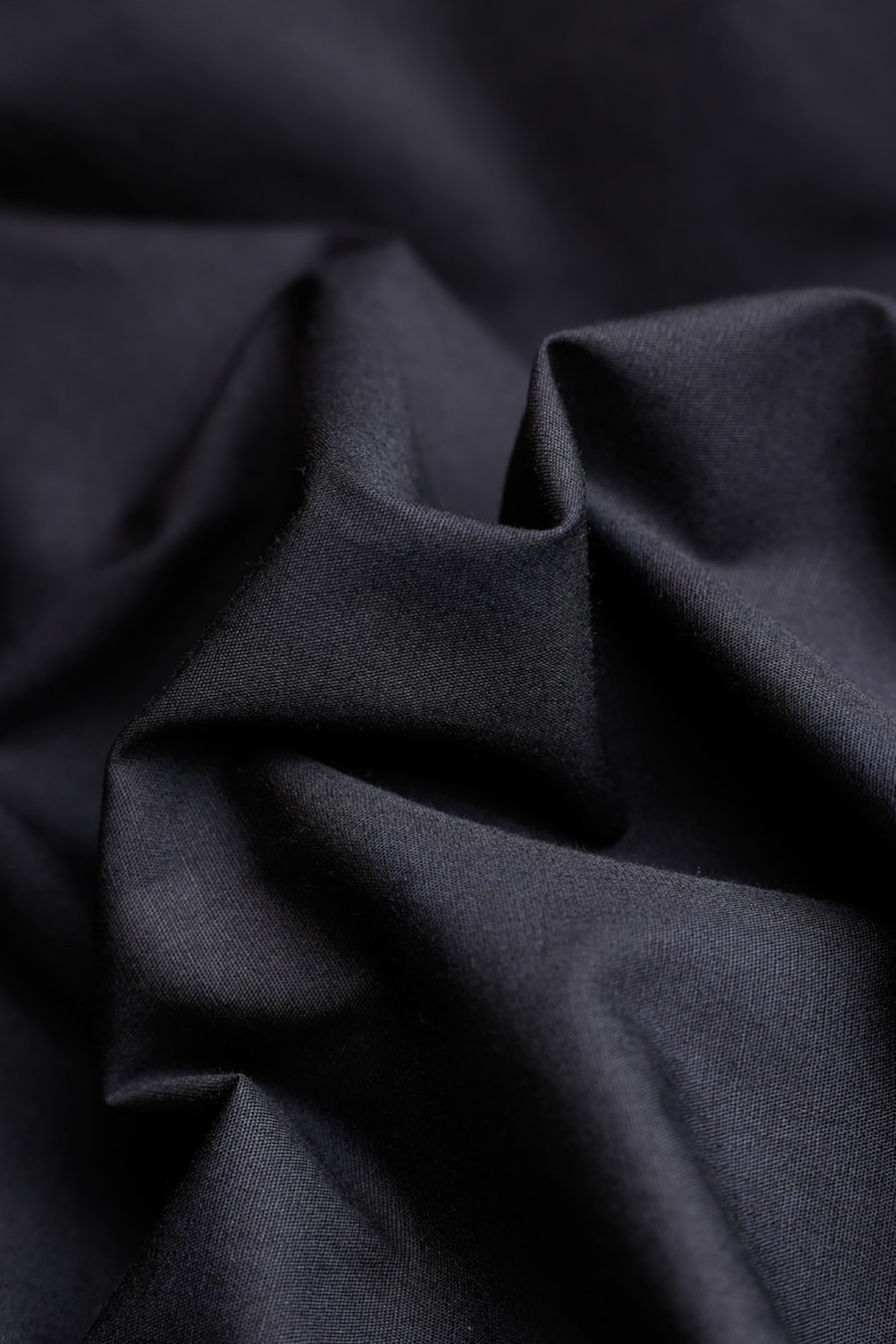 Camisa Regular em Tricoline Liso Com Bolso Preto — foto 4 de 4