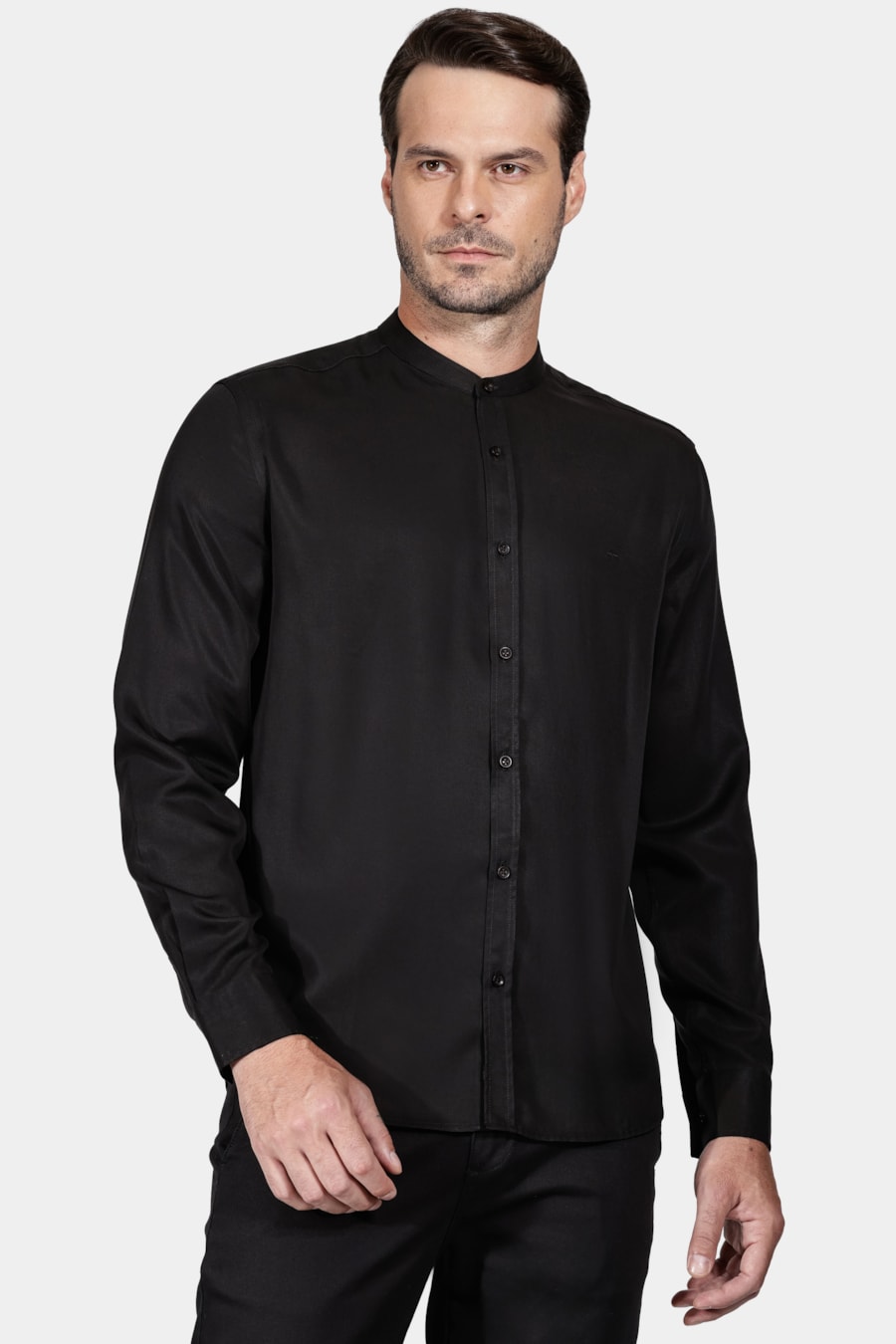 Camisa Regular Gola Padre em Liocel Preto — foto 1 de 5