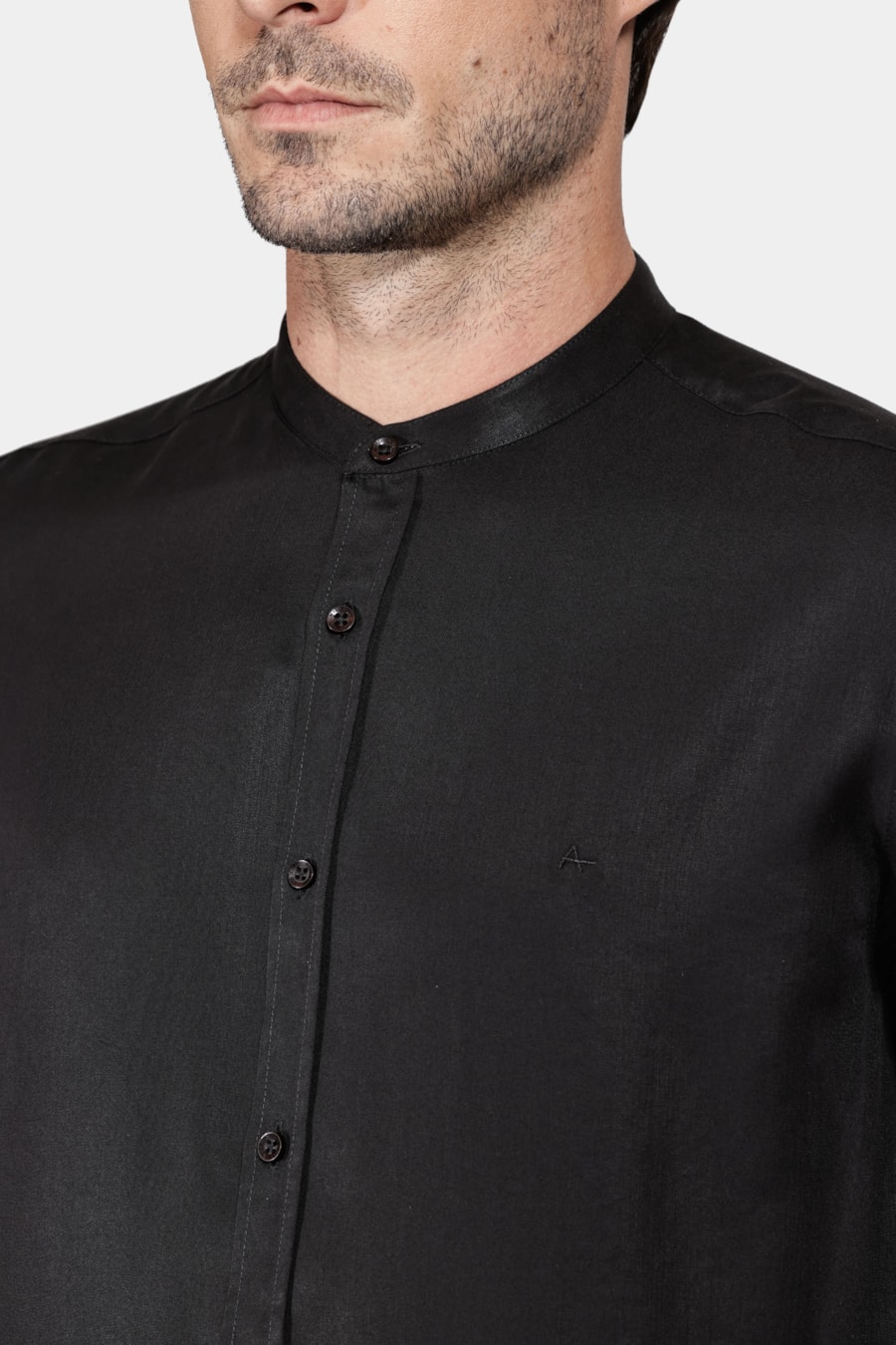 Camisa Regular Gola Padre em Liocel Preto — foto 3 de 5