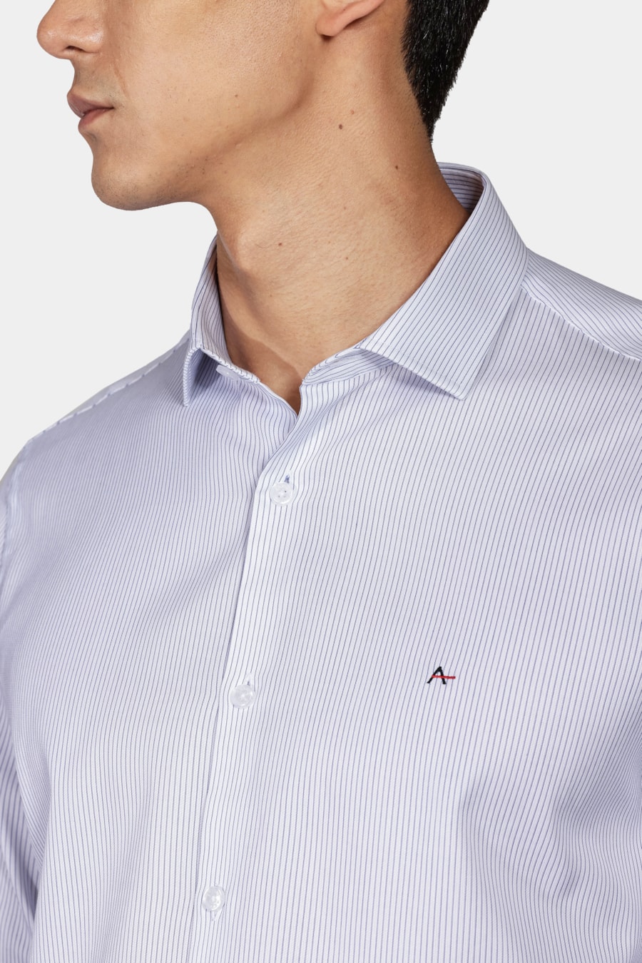 Camisa Regular Listrada Branco Com Marinho — foto 3 de 5