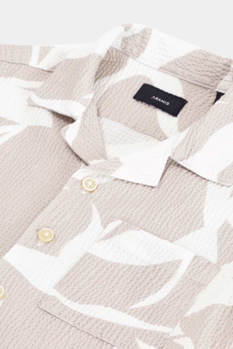 Camisa Regular Manga Curta Infantil Seersucker Caqui / Branco — foto 4 de 5