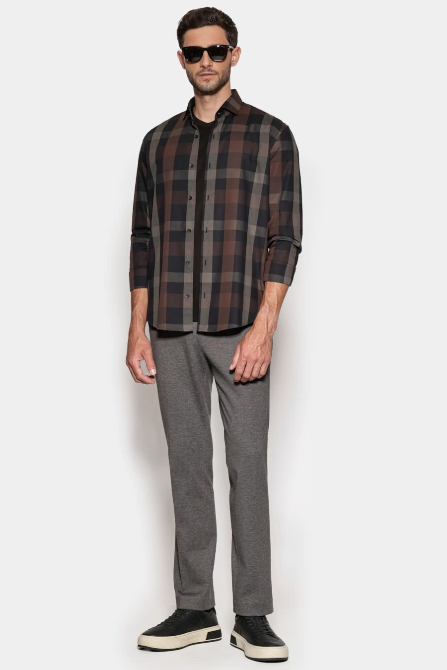 Camisa Regular Maxi Xadrez Café Com Preto — foto 2 de 7