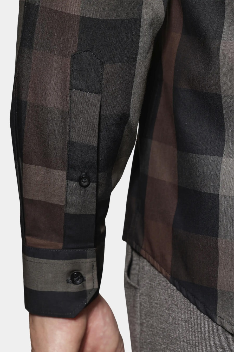 Camisa Regular Maxi Xadrez Café Com Preto — foto 4 de 7