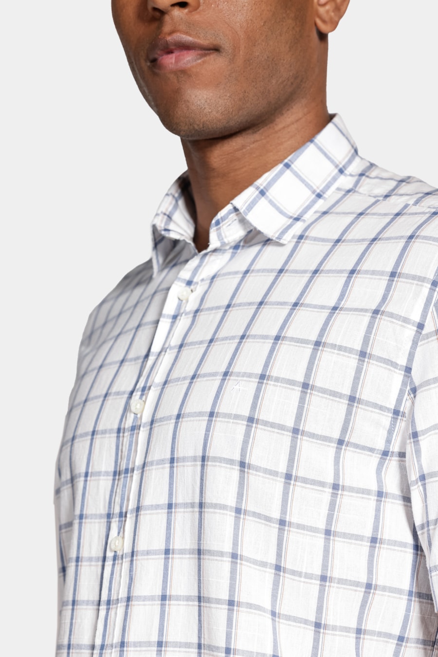 Camisa Regular Xadrez Branco Com Azul — foto 3 de 5
