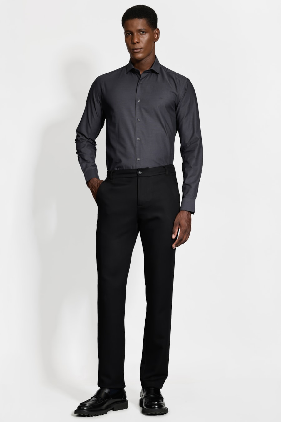 Camisa Slim Fio 50 Egipcio Petronas Cinza Escuro — foto 2 de 6