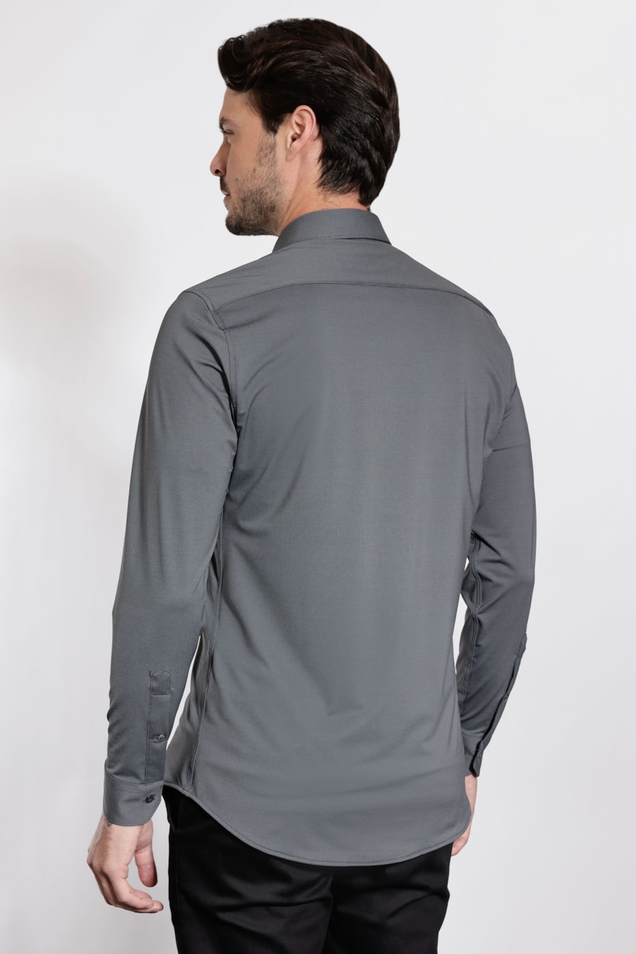 Camisa Slim Poliamida Manga Longa Chumbo — foto 4 de 5