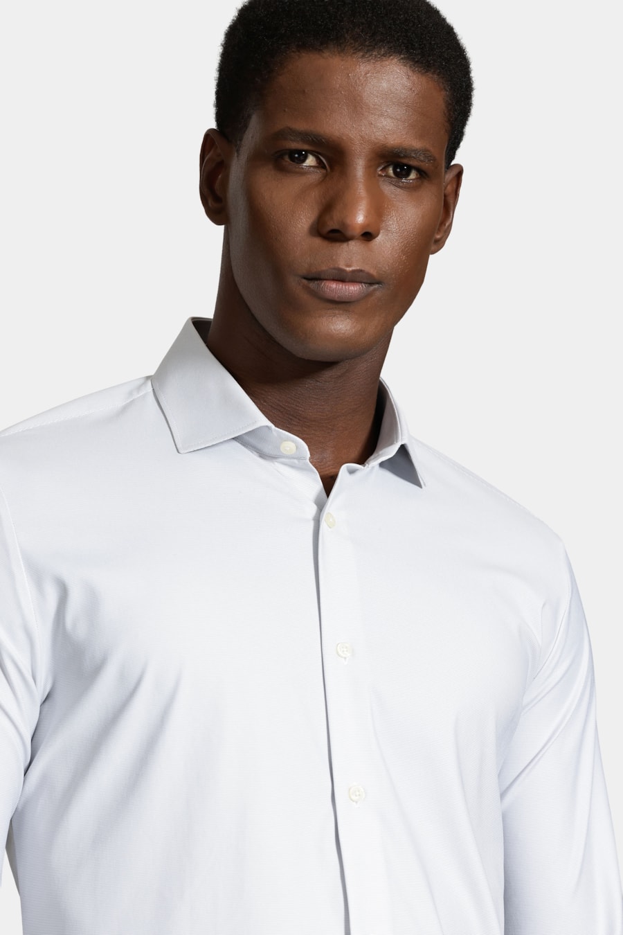 Camisa Slim Tech Flex Falso Liso Branco C/Cinza — foto 3 de 6
