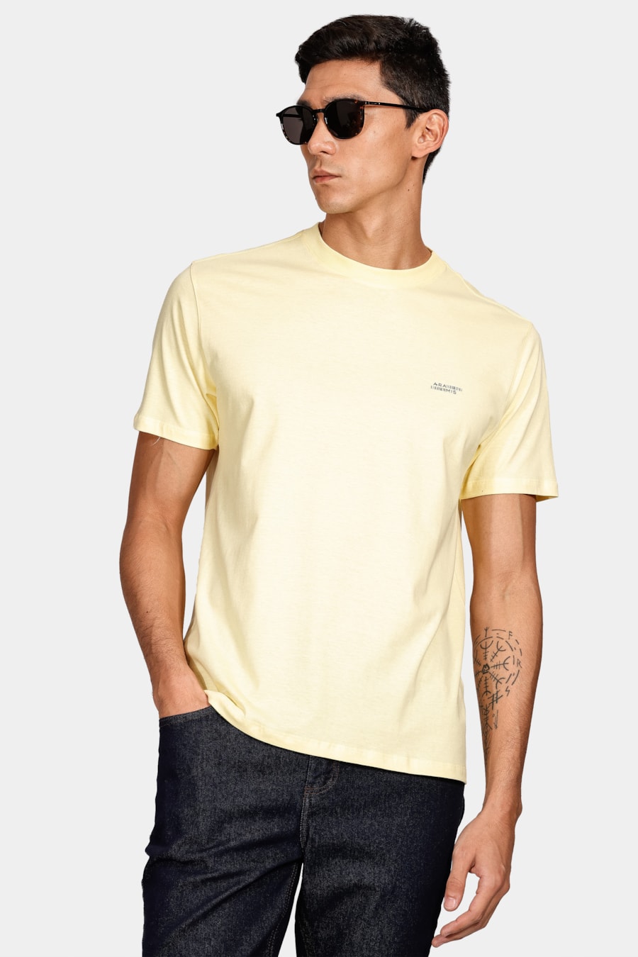 Camiseta Aramis Barcode 2 Amarelo Dente Leão — foto 1 de 4