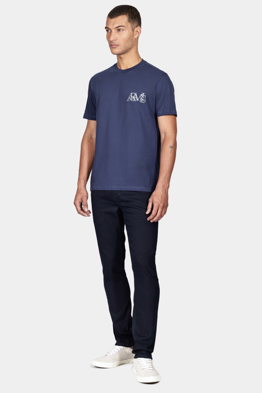 Camiseta Aramis Bordado Azul Marinho — foto 2 de 5