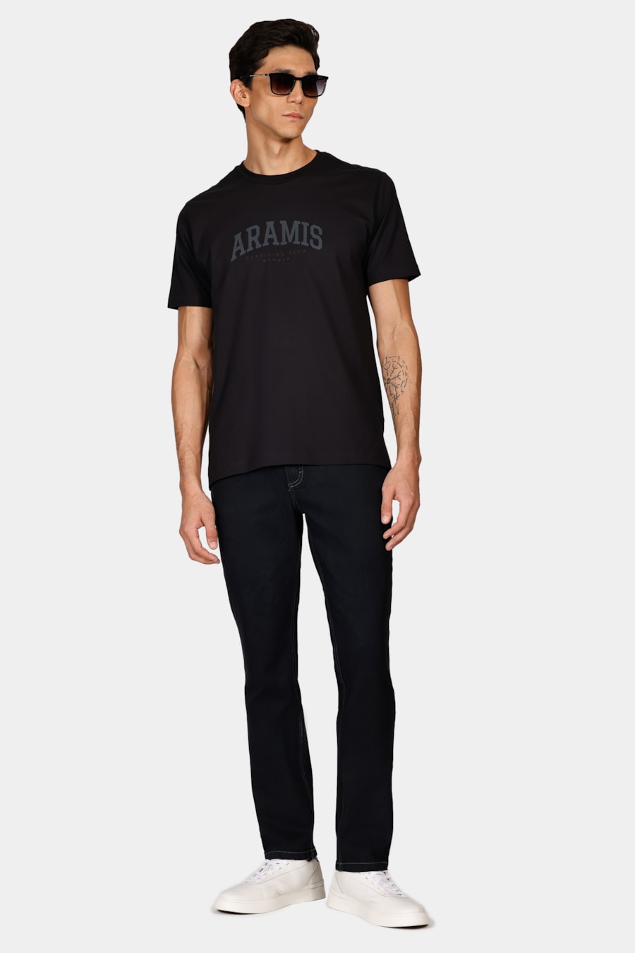 Camiseta Aramis College de Algodão Preto — foto 2 de 4