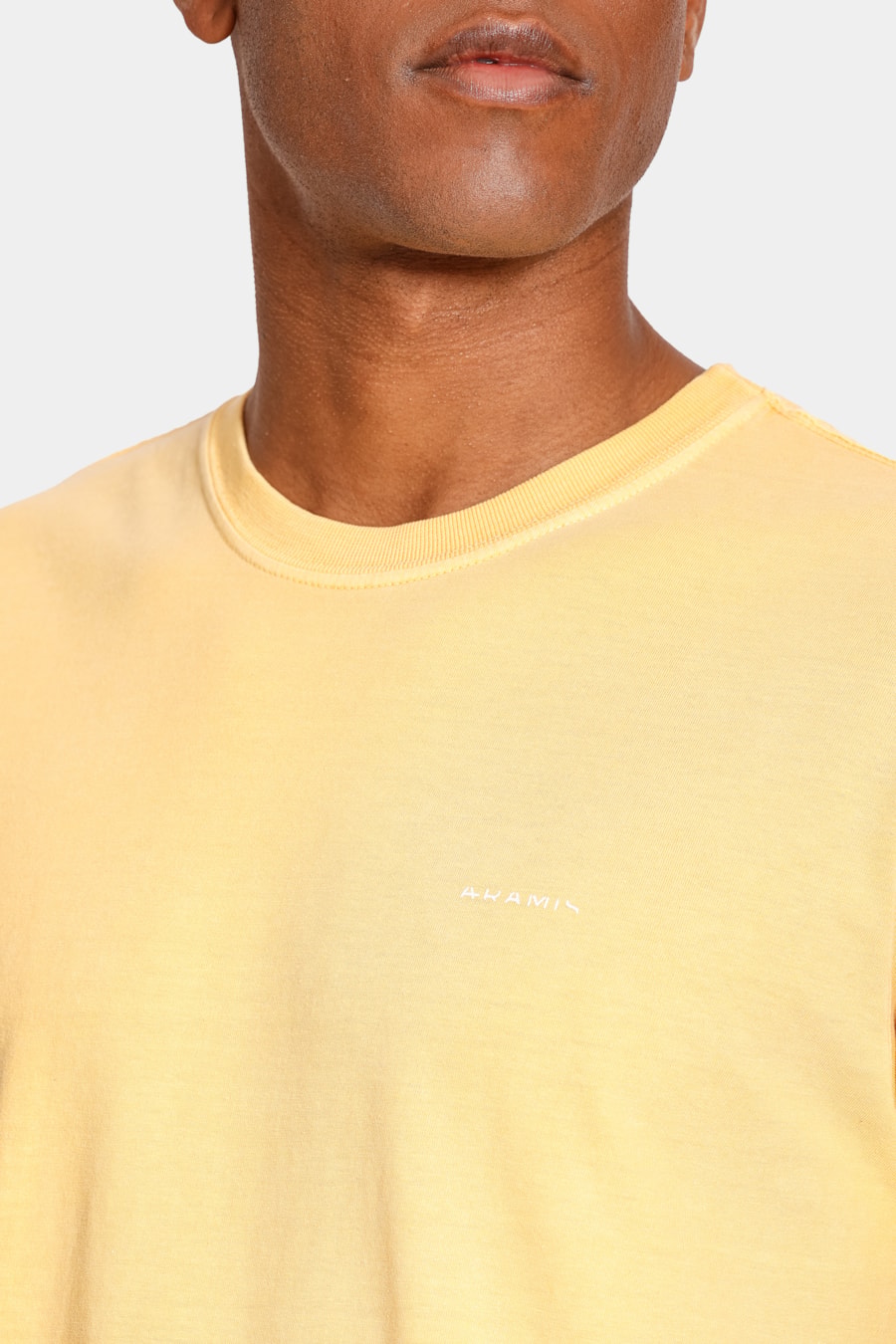 Camiseta Aramis Cortado Stone Amarelo Banana — foto 3 de 4