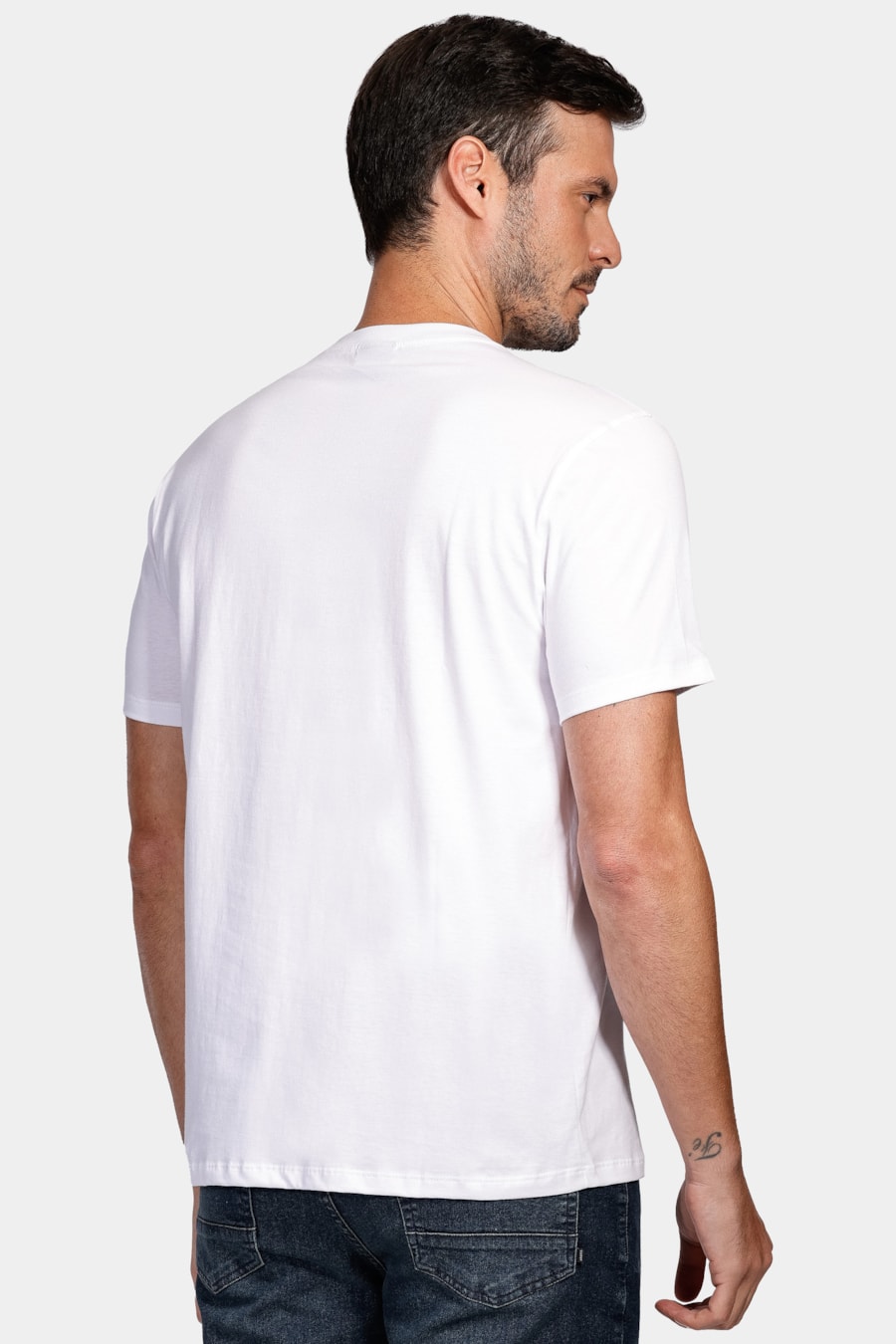 Camiseta Aramis Espelhado Outline Branco — foto 4 de 4