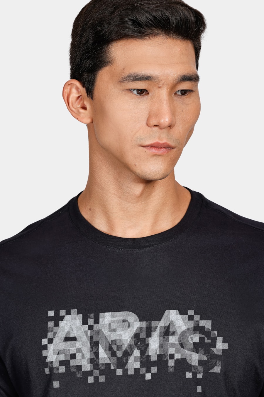 Camiseta Aramis Pixel Fade Preto — foto 3 de 4