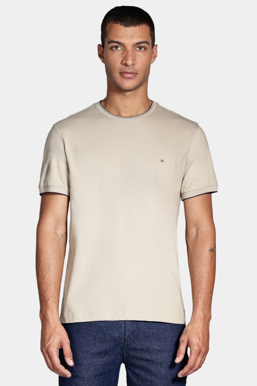 Camiseta Básica Friso na Gola Amendoa — foto 1 de 5
