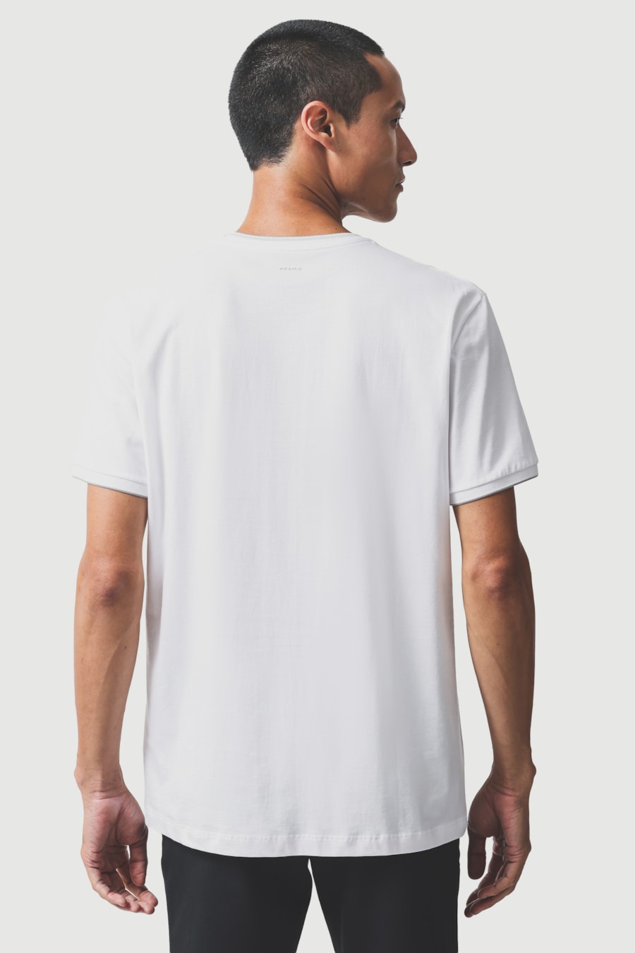 Camiseta Básica Friso na Gola Branco — foto 4 de 5