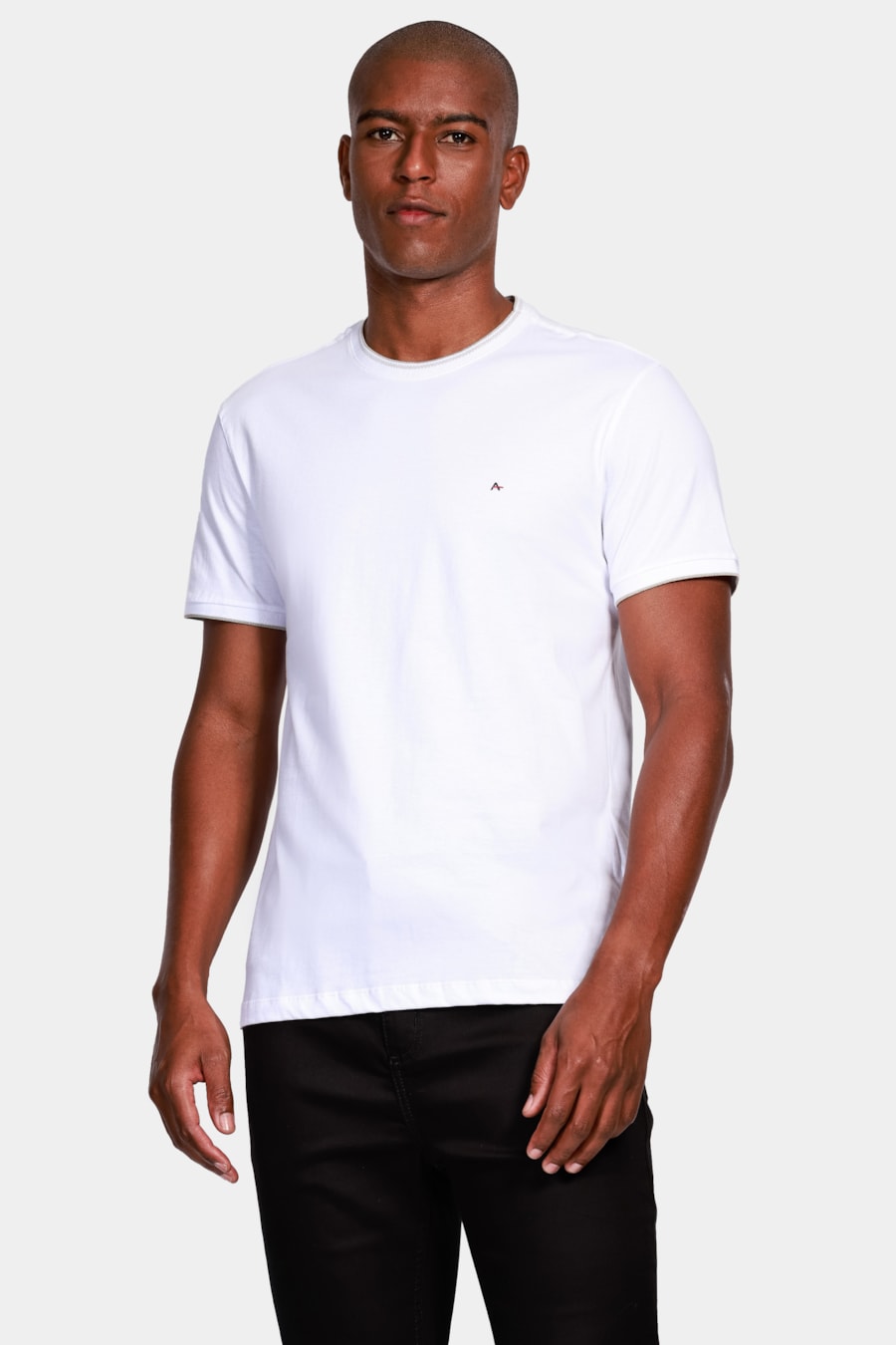Camiseta Básica Friso na Gola Branco Com Cinza — foto 1 de 4