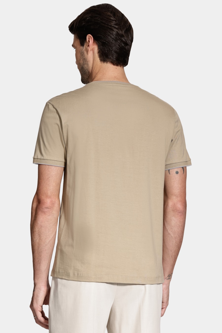Camiseta Básica Friso na Gola Caqui c / Cinza Claro — foto 4 de 5