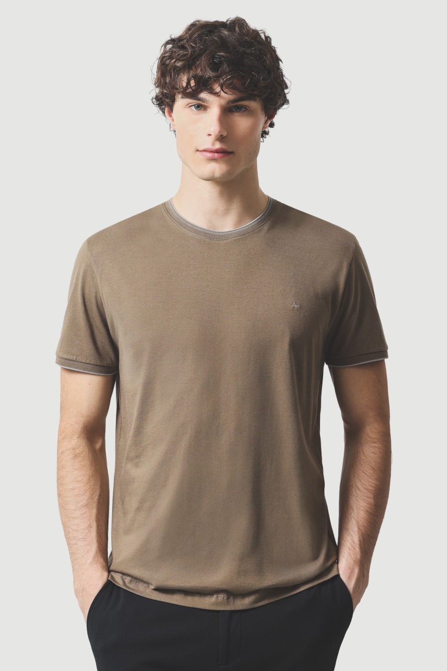 Camiseta Básica Friso na Gola Charuto 118 — foto 1 de 5