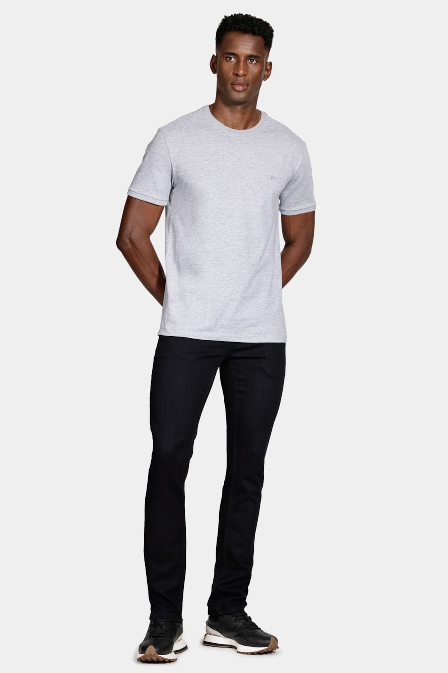 Camiseta Básica Friso na Gola Cinza C/ Cinza Claro — foto 2 de 5