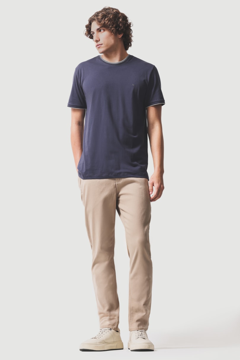 Camiseta Básica Friso na Gola Marinho