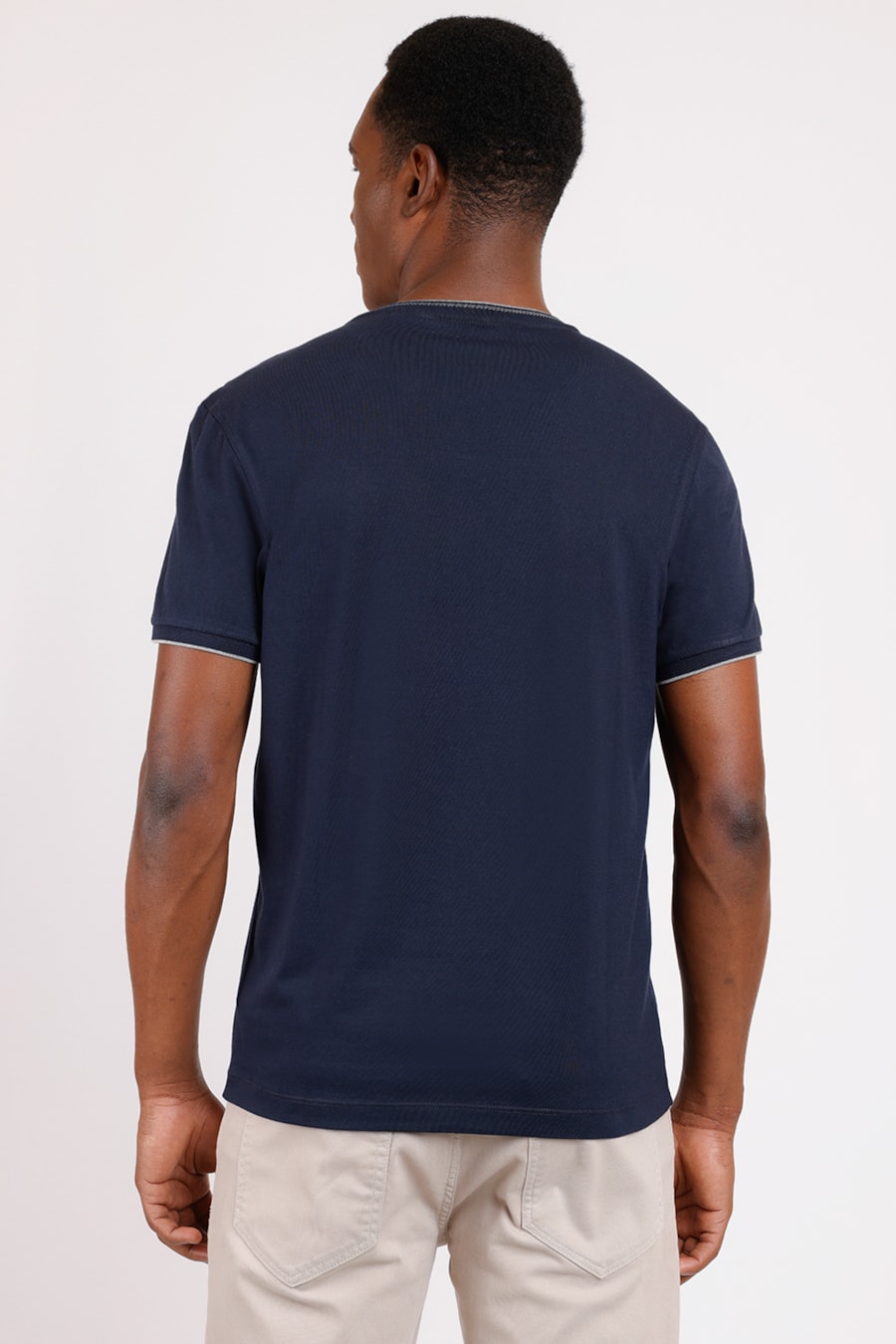 Camiseta Básica Friso na Gola Marinho Com Cinza — foto 2 de 2