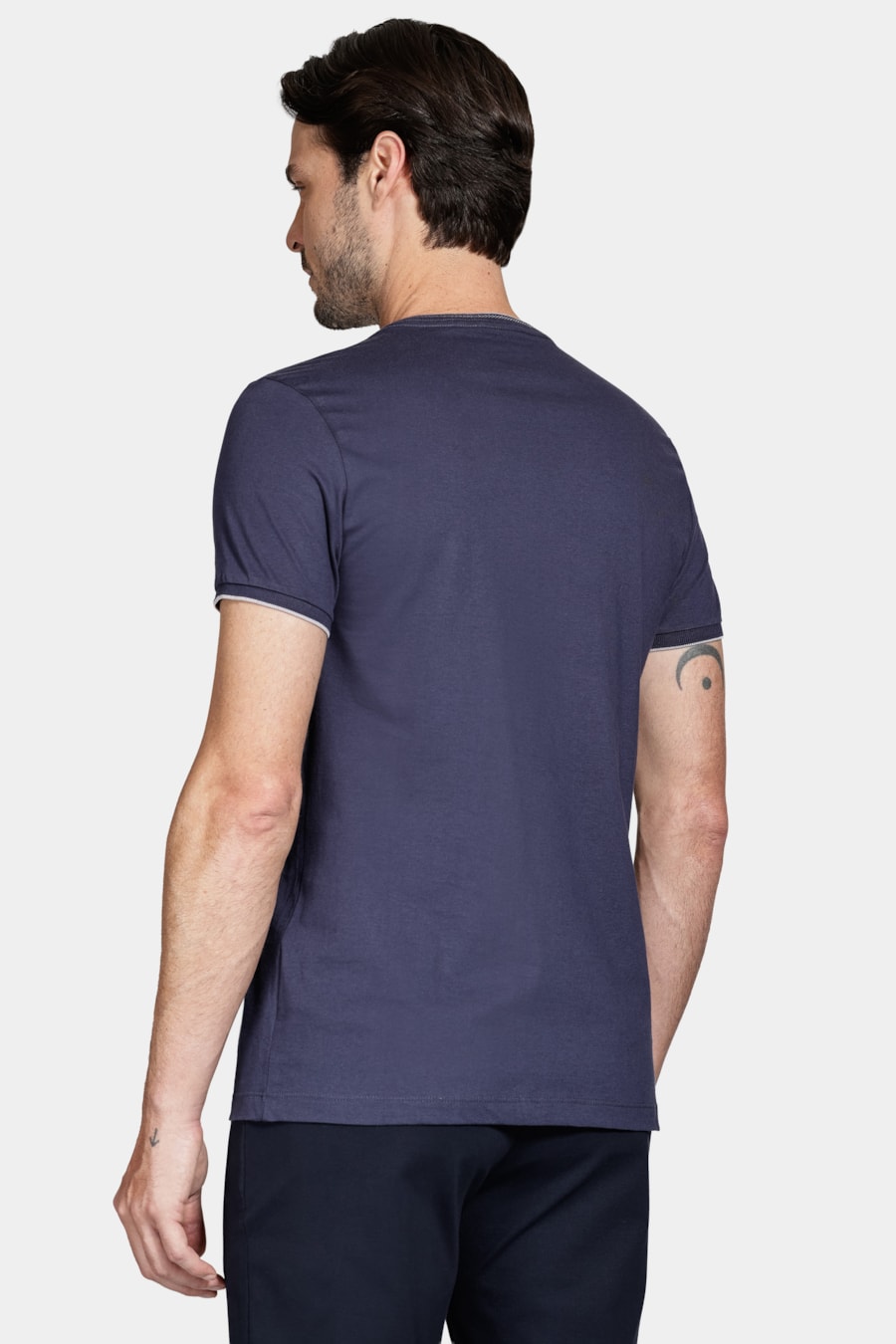 Camiseta Básica Friso na Gola Navy C/ Cinza Claro — foto 4 de 5