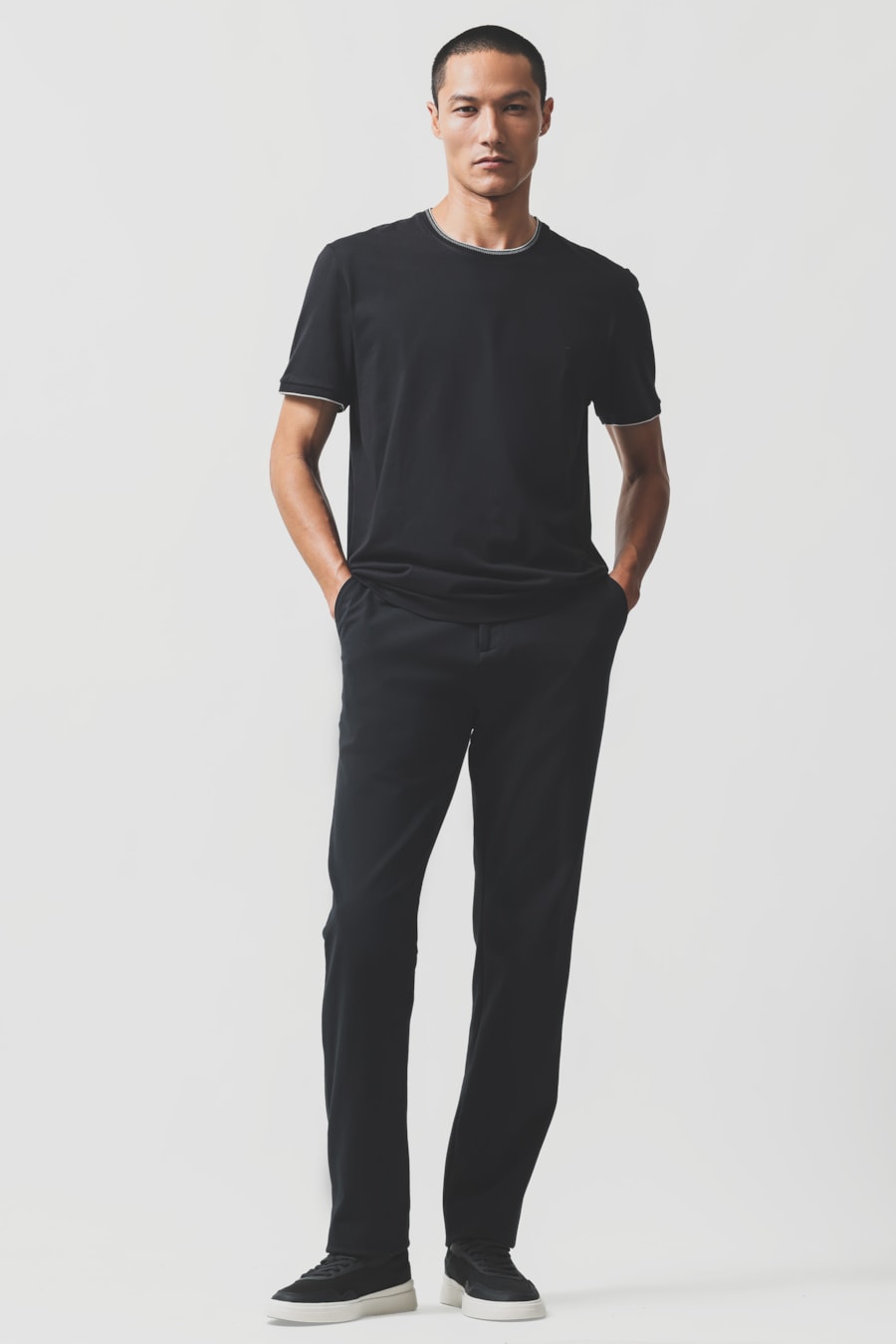 Camiseta Básica Friso na Gola Preto — foto 2 de 6