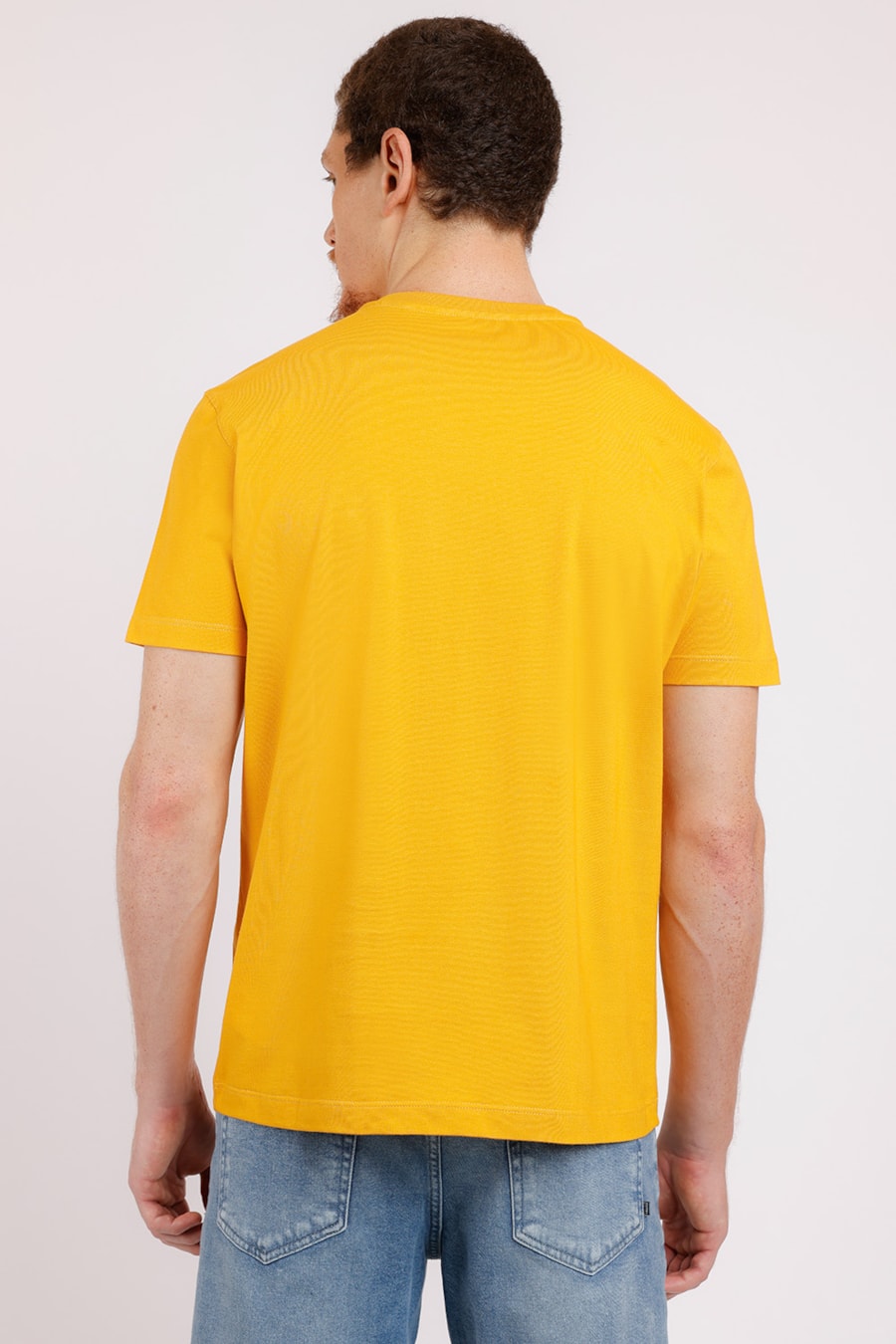 Camiseta Básica Malha Regular Amarelo Mango — foto 2 de 2