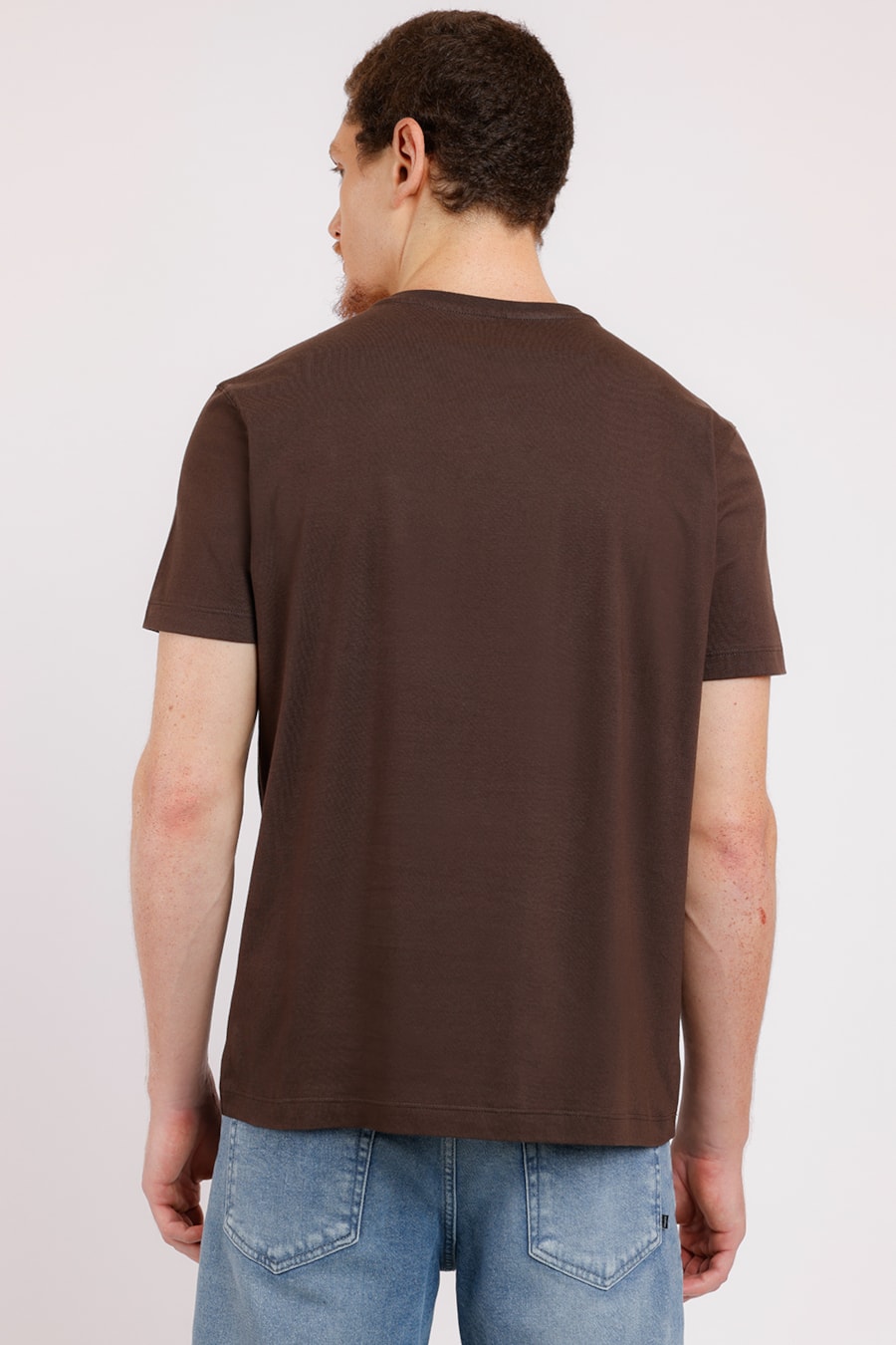Camiseta Básica Malha Regular Café — foto 2 de 2