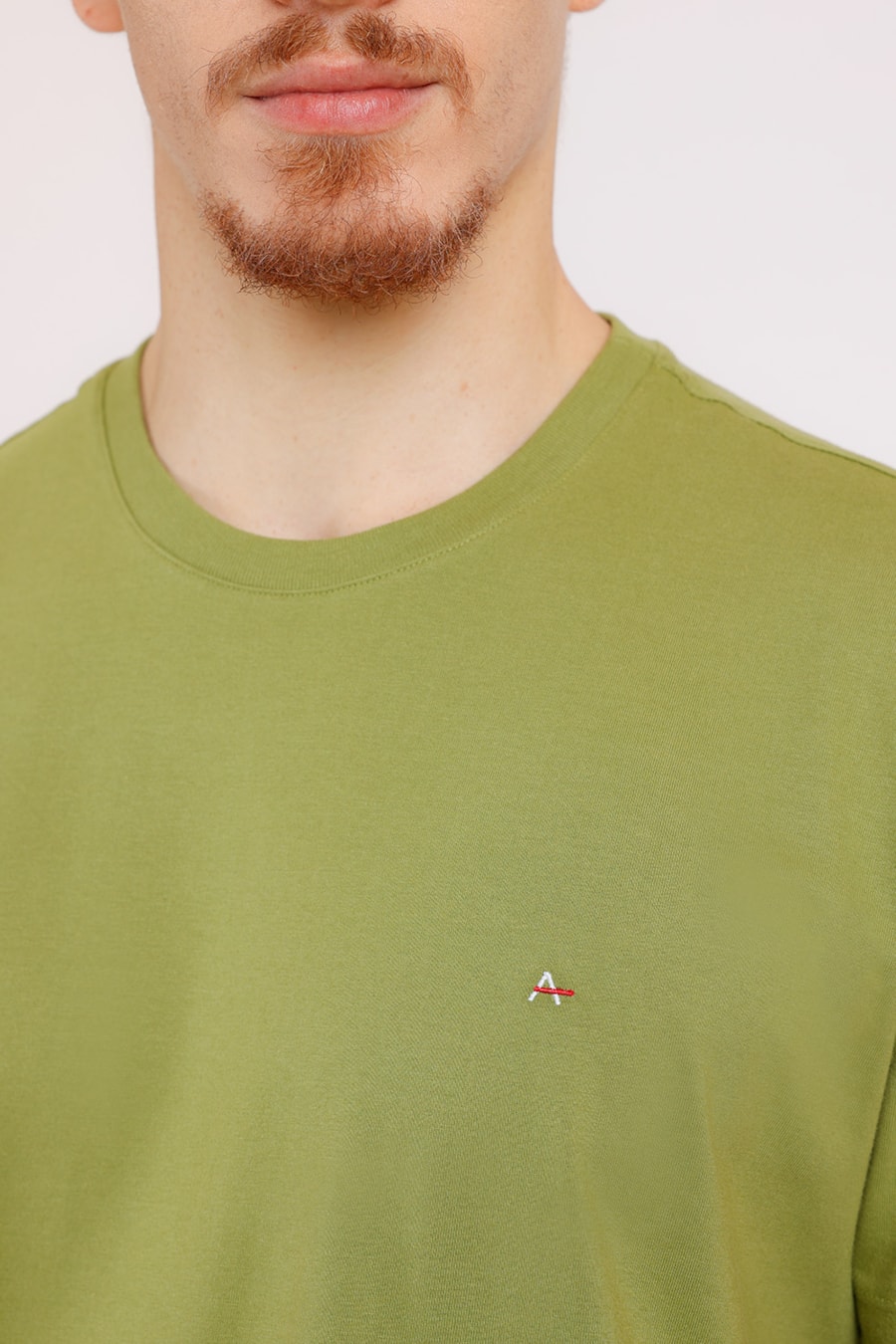 Camiseta Básica Malha Regular Verde Matcha — foto 1 de 2