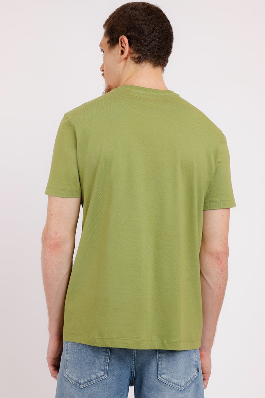 Camiseta Básica Malha Regular Verde Matcha — foto 2 de 2