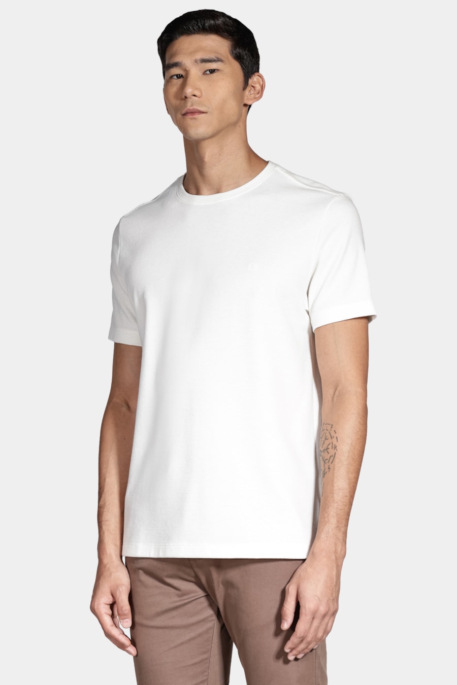 Camiseta Basica Manga Curta Com Textura Ottoman Off White — foto 1 de 5