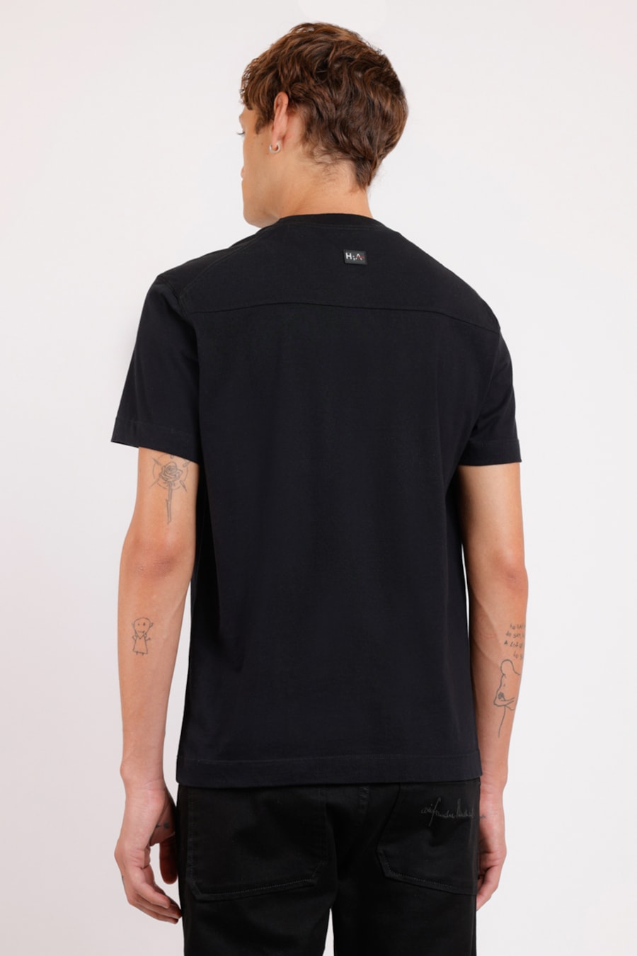 Camiseta Bordado Caveira Preto — foto 2 de 2