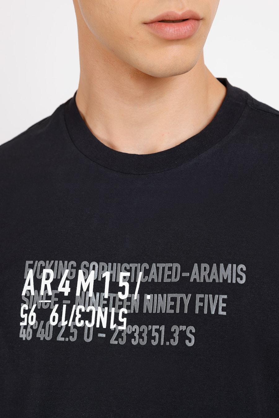 Camiseta Com Estampa Manga Curta Preto — foto 1 de 2