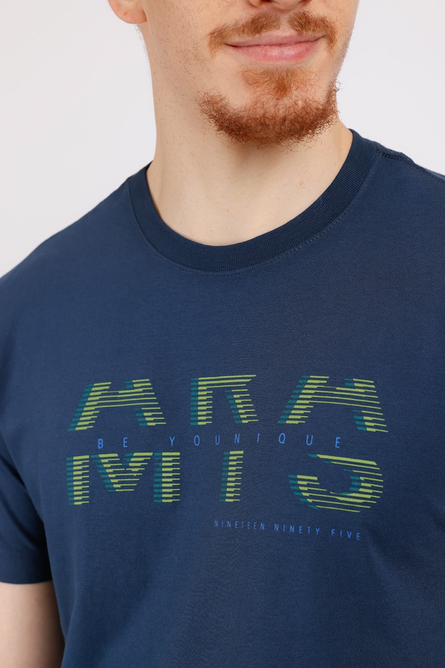 Camiseta Estampa Aramis Cortado Marinho — foto 1 de 2