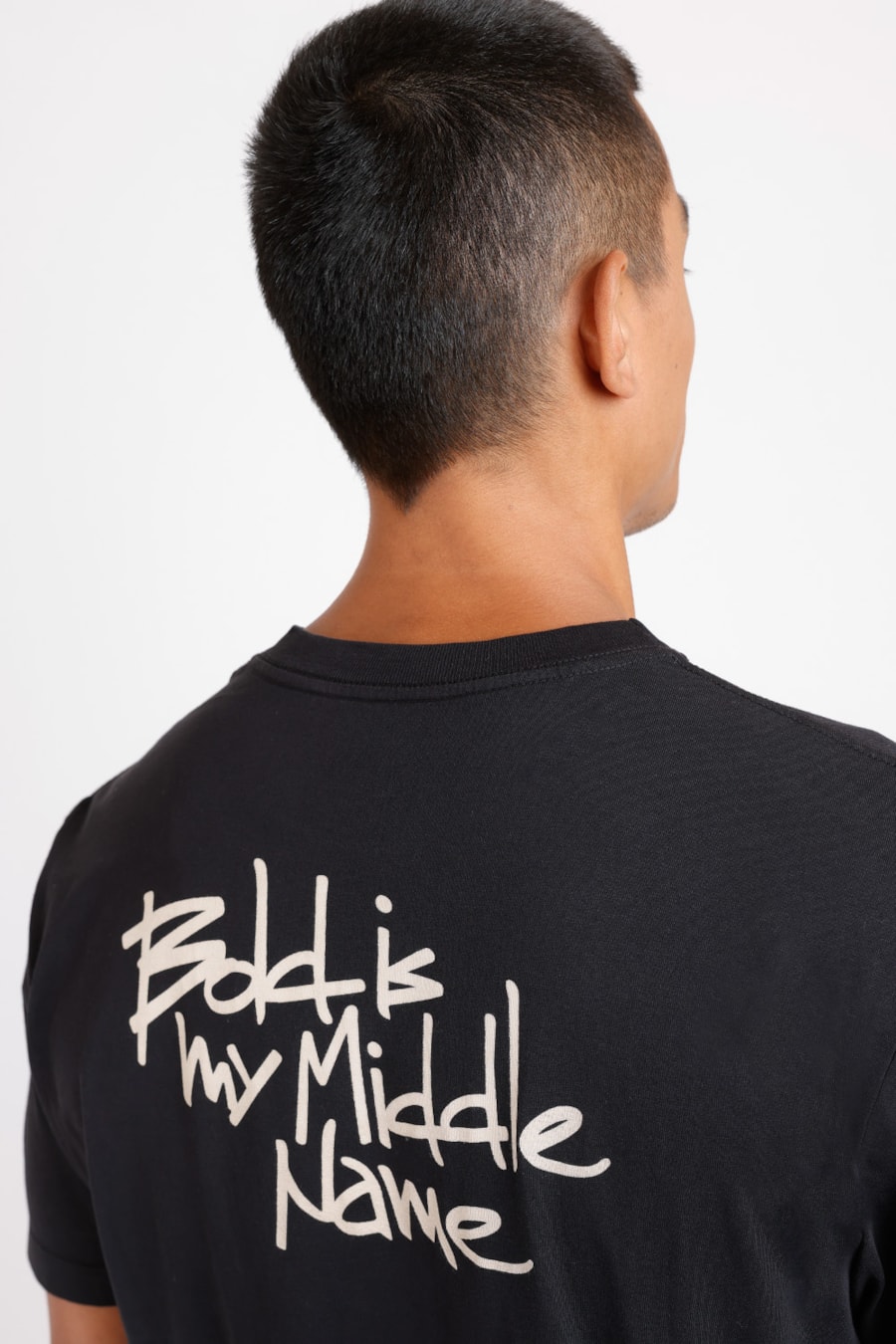 Camiseta Estampa Corrosão Bolso Preto — foto 2 de 3