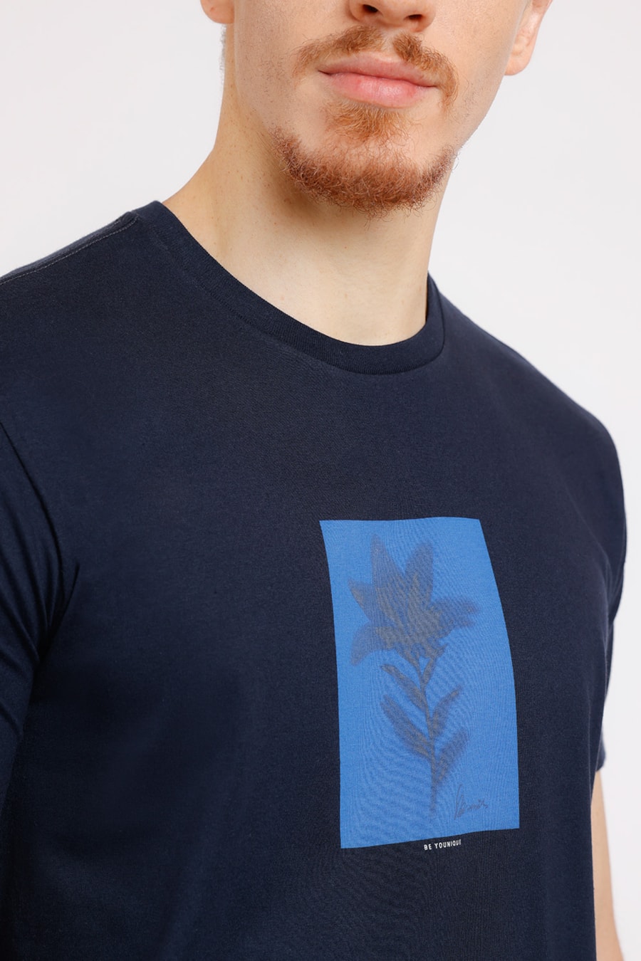 Camiseta Estampa Flower Photo Marinho — foto 1 de 2