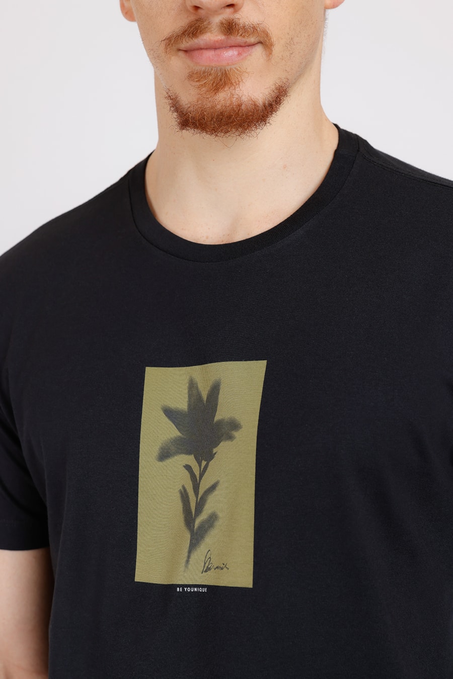 Camiseta Estampa Flower Photo Preto — foto 1 de 2