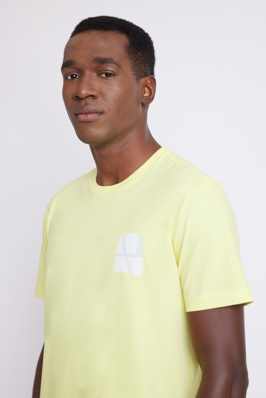 Camiseta Estampa Fragmentos Regular Citrus — foto 3 de 4
