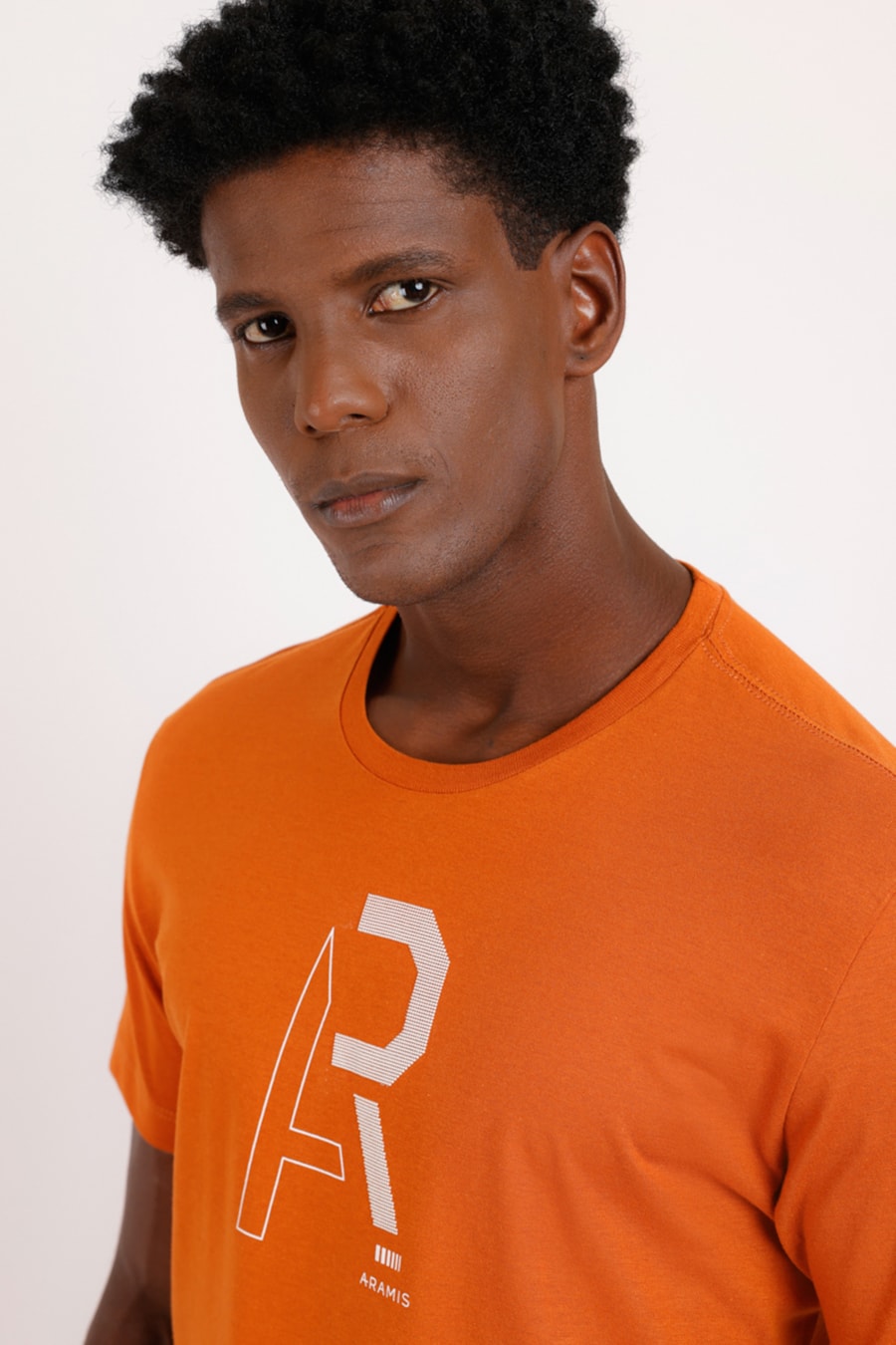 Camiseta Estampa Logo Pinos Caramelo Bourbon — foto 1 de 2