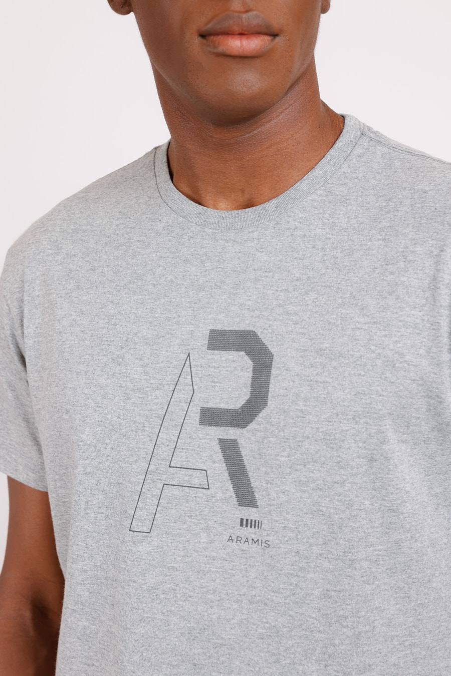 Camiseta Estampa Logo Pinos Cinza Mescla — foto 1 de 2