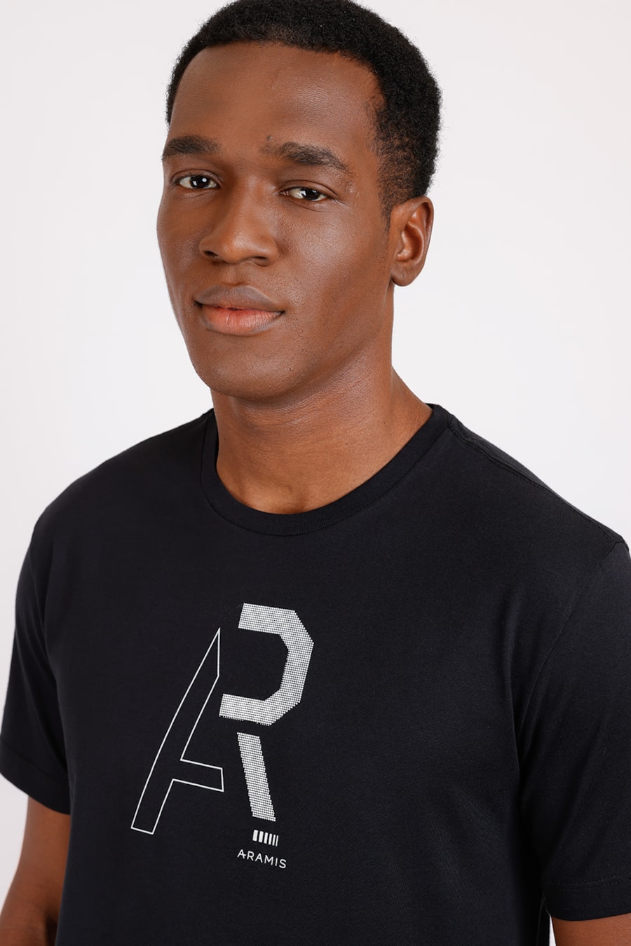 Camiseta Estampa Logo Pinos Preto — foto 1 de 2