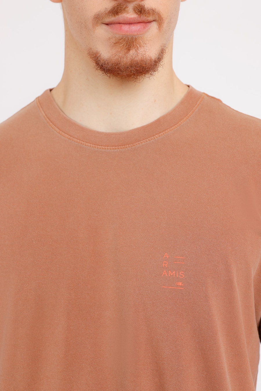 Camiseta Estonada Assinatura Peito Marrom Chocolate — foto 1 de 2