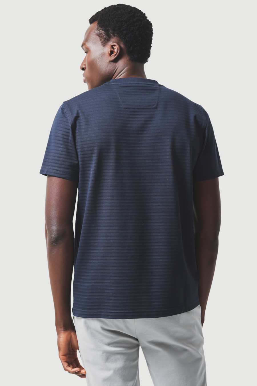Camiseta Fio 60 Mercerizada Textura Marinho — foto 4 de 5