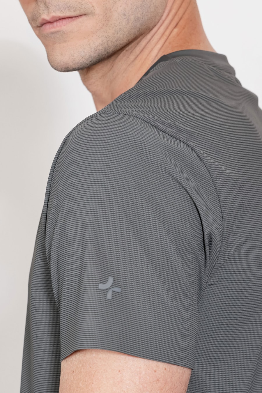 Camiseta Fusionada Piquet Cinza Escuro — foto 3 de 5
