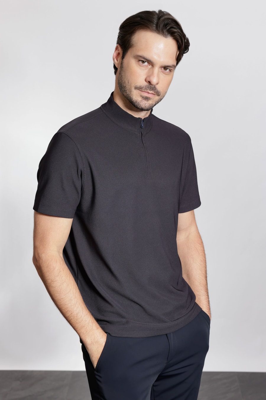 Camiseta Gola Alta Com Zíper Marinho — foto 1 de 6