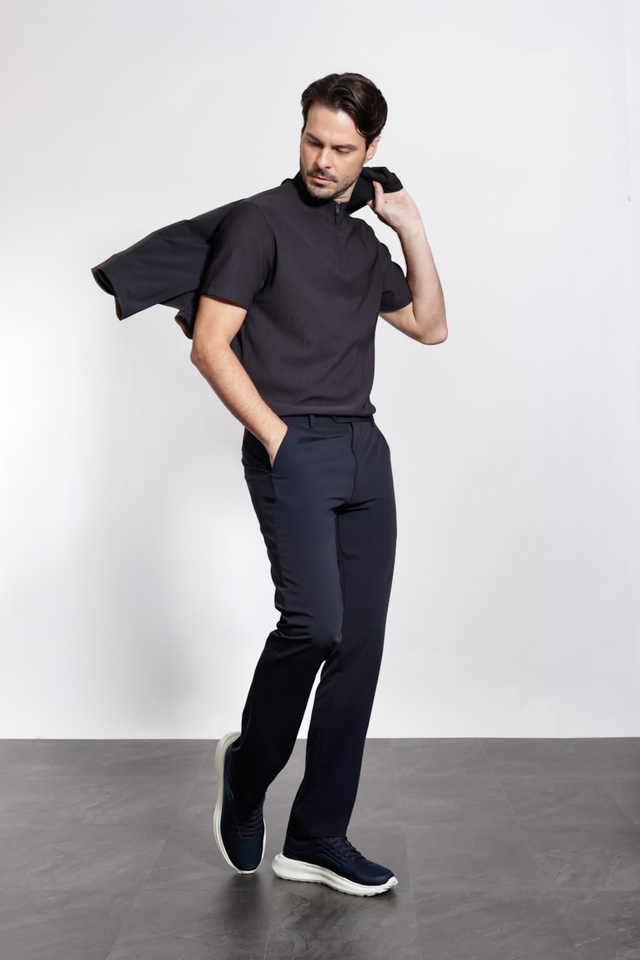 Camiseta Gola Alta Com Zíper Marinho — foto 2 de 6