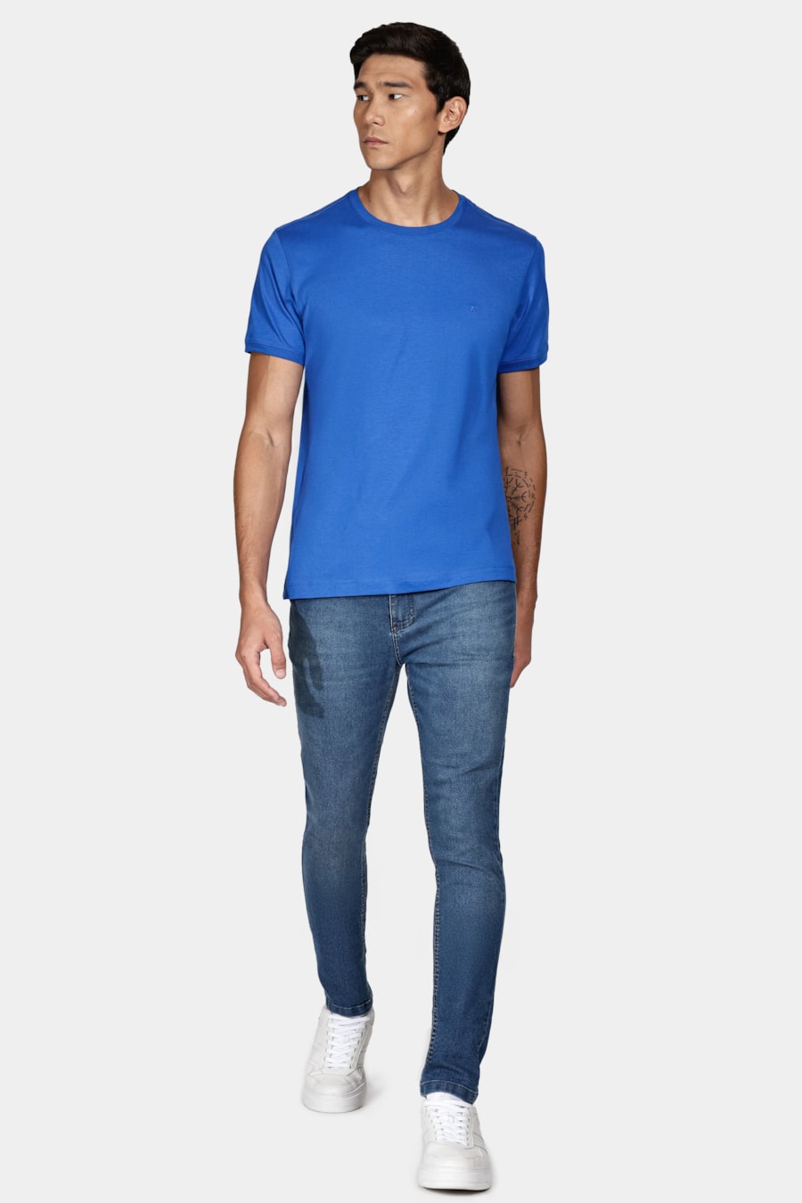 Camiseta Gola Careca de Algodão Pima Azul Royal — foto 2 de 5